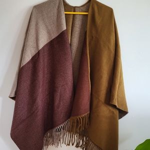 Uniqlo multicolor womens wrap/oversized scarf/large shawl.  One size